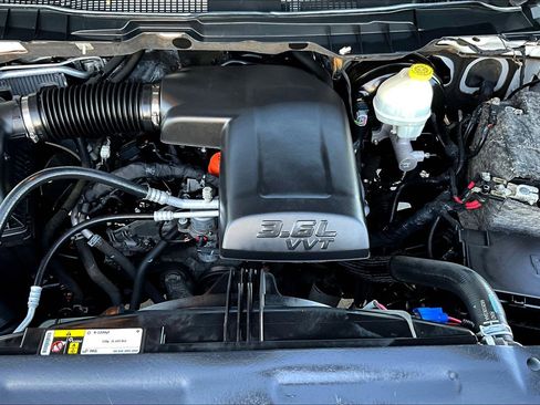 Used 2015 RAM 1500 Express image 30