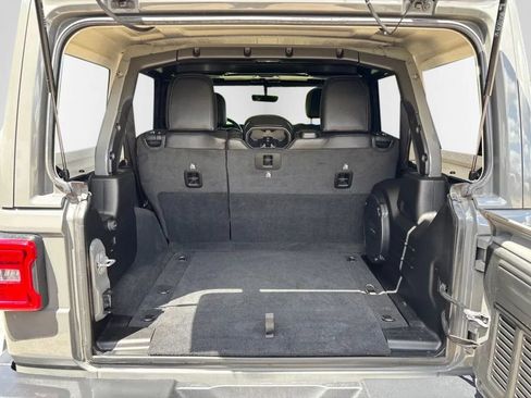 Used 2021 Jeep Wrangler Unlimited Sahara w/ Uconnect 4C Nav & Sound Group AWD/4WD image 33