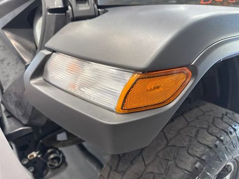 Used 2022 Jeep Gladiator Mojave w/ Cold Weather Group AWD/4WD image 15