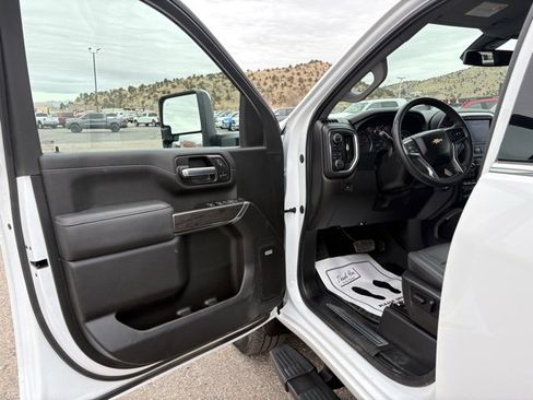 Used 2022 Chevrolet Silverado 3500 LTZ w/ LTZ Plus Package image 13