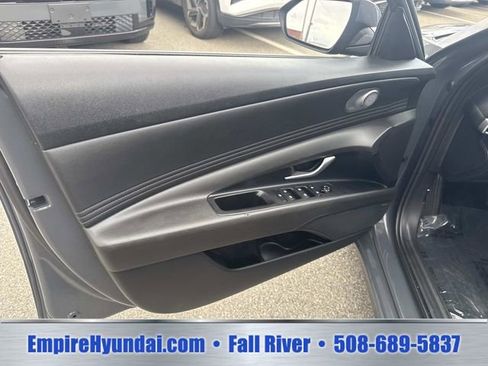 Used 2023 Hyundai Elantra Limited w/ Cargo Package FWD image 16