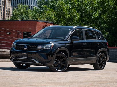 Certified 2023 Volkswagen Taos SE w/ Panoramic Sunroof Package