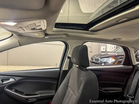 Used 2018 Ford Focus SEL FWD image 11