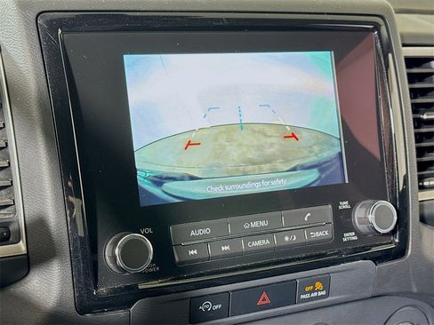 Used 2024 Nissan Frontier SV image 11