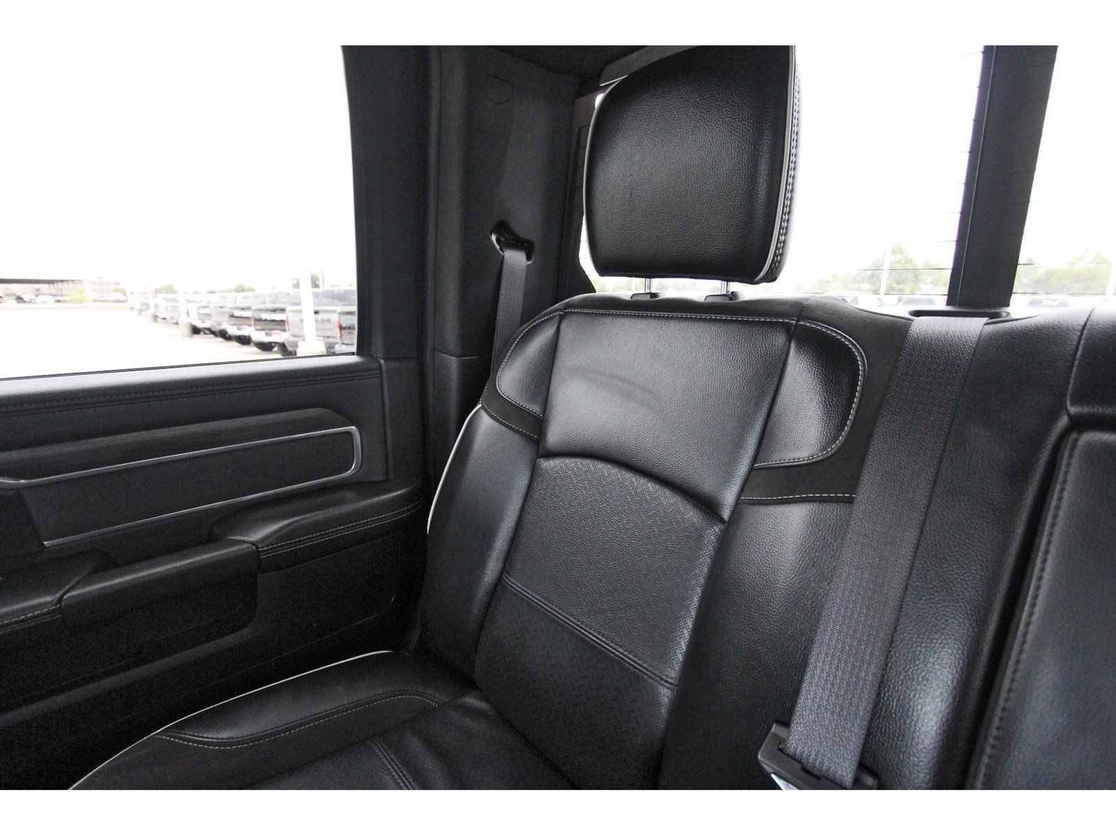 Used 2025 RAM 2500 Laramie w/ Sport Appearance Package AWD/4WD image 14