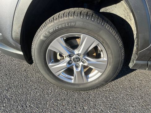 Used 2022 Toyota RAV4 XLE image 29