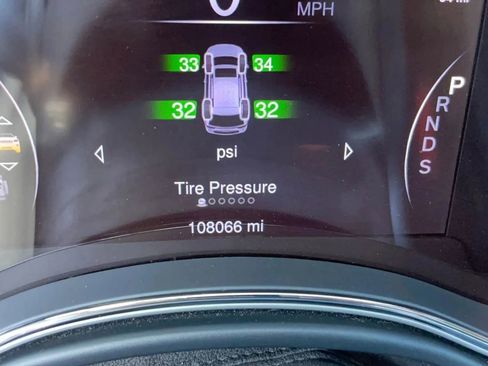 Used 2015 Jeep Grand Cherokee High Altitude RWD image 12