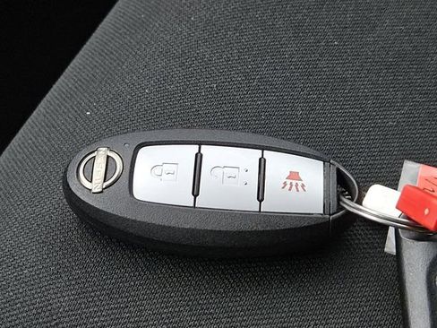 Used 2024 Nissan Frontier Pro-X image 32