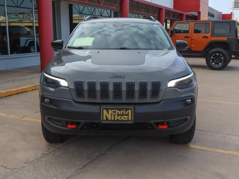 Used 2022 Jeep Cherokee Trailhawk w/ Technology Group B AWD/4WD image 3