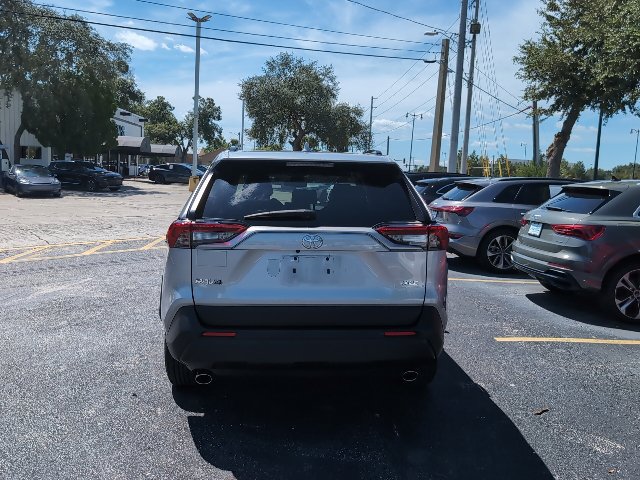 Used 2022 Toyota RAV4 XLE w/ Convenience Package FWD image 6