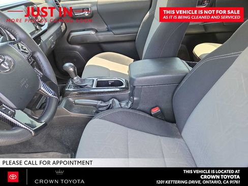 Used 2023 Toyota Tacoma TRD Off-Road w/ Technology Package RWD image 8
