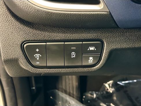 Used 2023 Kia Seltos S w/ Navigation Package AWD/4WD image 16