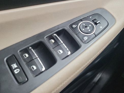 Used 2019 Hyundai Santa Fe SE FWD image 27
