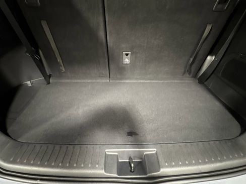 Used 2021 Toyota Highlander XLE image 33