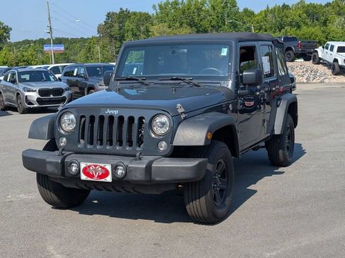 Used 2018 Jeep Wrangler Unlimited Sport w/ Connectivity Group AWD/4WD image 4