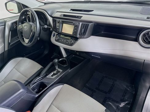 Certified 2018 Toyota RAV4 XLE image 33