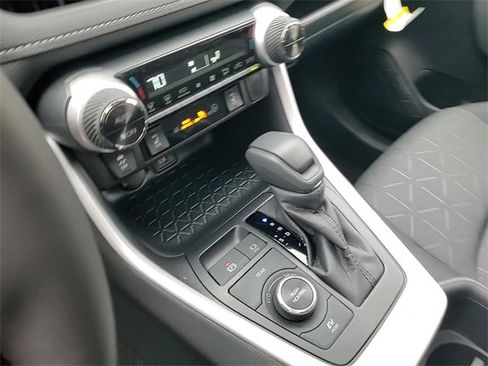 Used 2025 Toyota RAV4 XLE w/ Convenience Package image 18