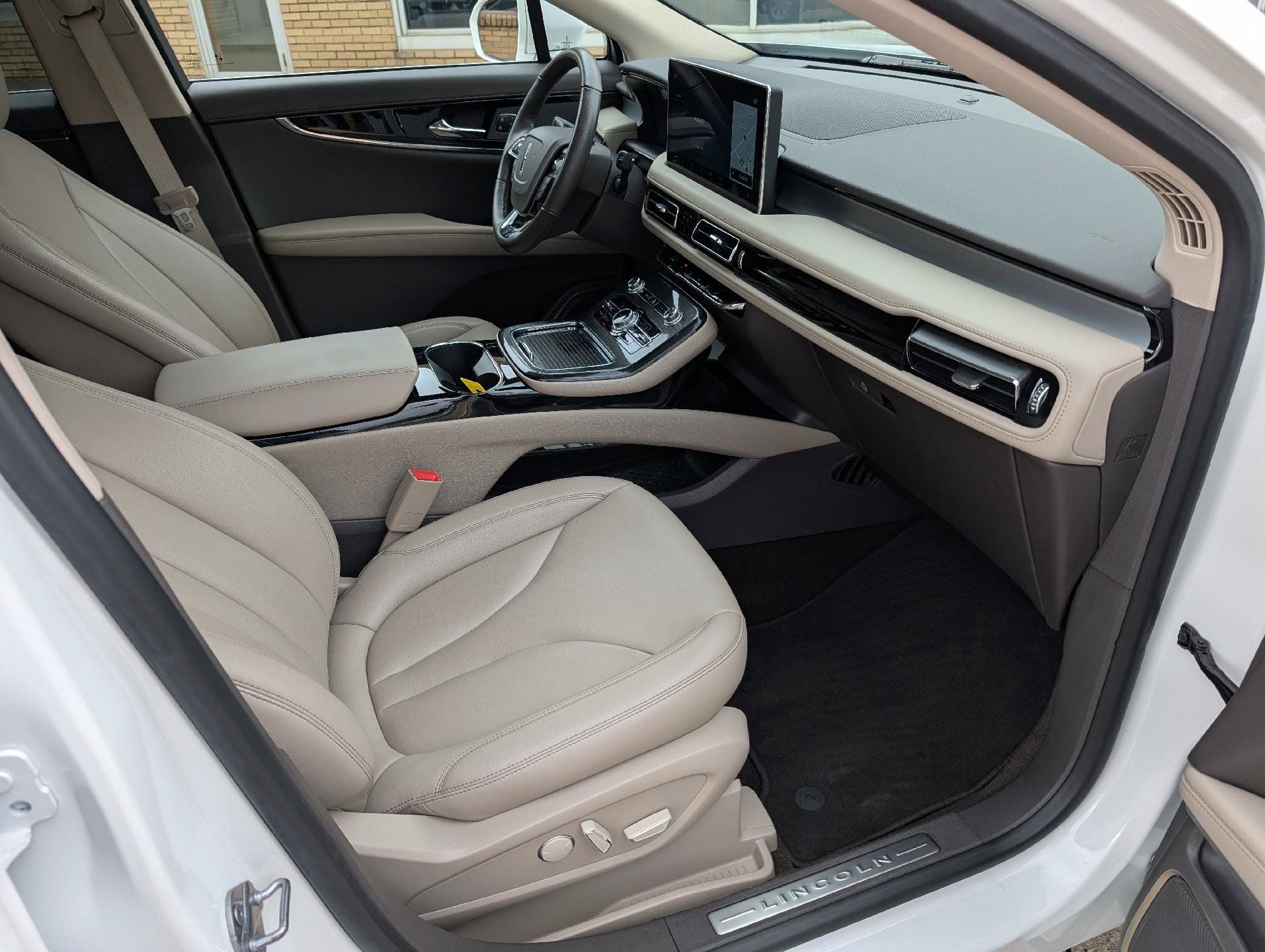 Used 2023 Lincoln Nautilus AWD w/ Premium Package image 19