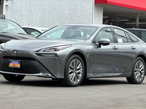 New 2025 Toyota Mirai XLE image 6