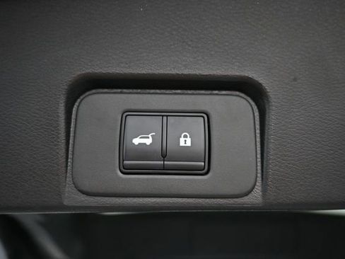 Used 2025 Nissan Rogue SV AWD/4WD image 36