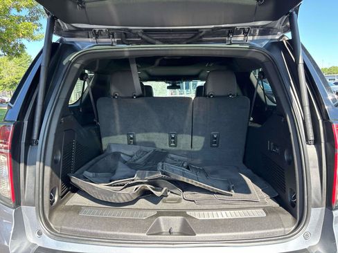 Used 2022 Chevrolet Suburban RST w/ Luxury Package AWD/4WD image 14