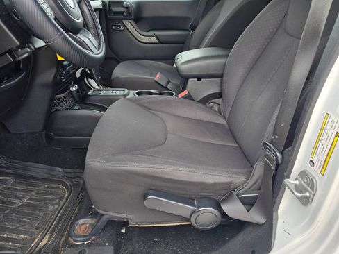 Used 2013 Jeep Wrangler Unlimited Sport AWD/4WD image 12