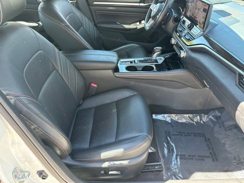 Certified 2023 Nissan Altima 2.0 SR FWD image 11
