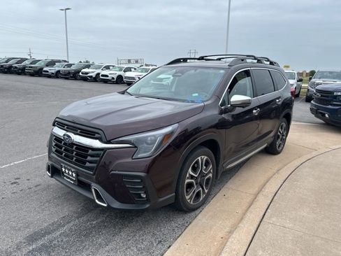 Used 2023 Subaru Ascent Touring image 1