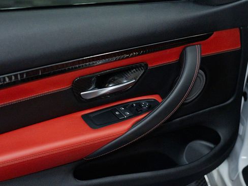 Used 2018 BMW M4 Coupe RWD image 21