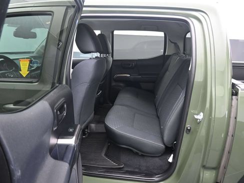 Used 2021 Toyota Tacoma SR5 w/ Trail Edition AWD/4WD image 29