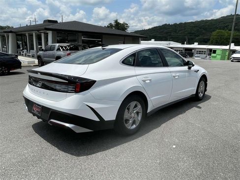 New 2025 Hyundai Sonata SE image 3