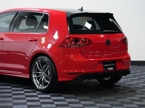 Used 2017 Volkswagen Golf 4-Door AWD/4WD image 15