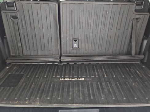 Used 2021 Toyota Highlander Limited image 35