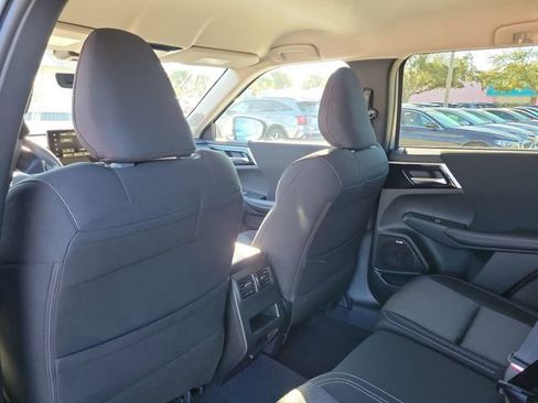 New 2026 Mitsubishi Outlander ES image 13