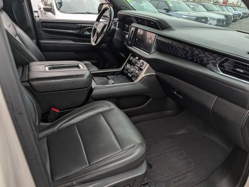 Used 2022 GMC Yukon XL Denali w/ Denali Ultimate Package image 23
