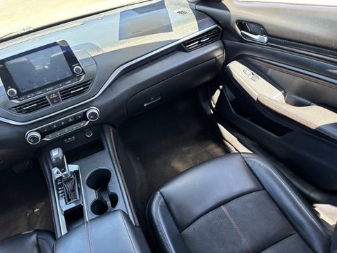 Used 2020 Nissan Altima 2.5 SR w/ Premium Package FWD image 17