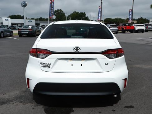 Used 2025 Toyota Corolla LE w/ Convenience Package FWD image 7