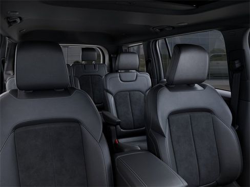New 2025 Jeep Grand Cherokee L Altitude image 26