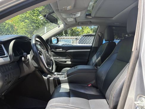 Used 2015 Toyota Highlander XLE AWD/4WD image 11