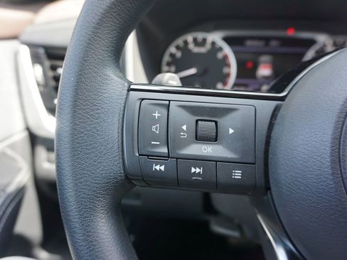 Used 2023 Nissan Rogue SV FWD image 7