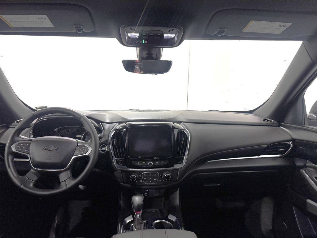 Used 2023 Chevrolet Traverse RS AWD/4WD image 2