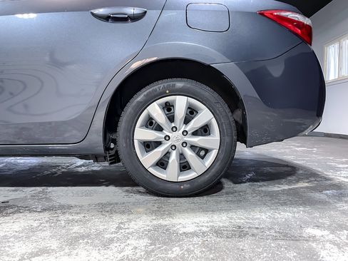 Used 2015 Toyota Corolla LE Premium image 11