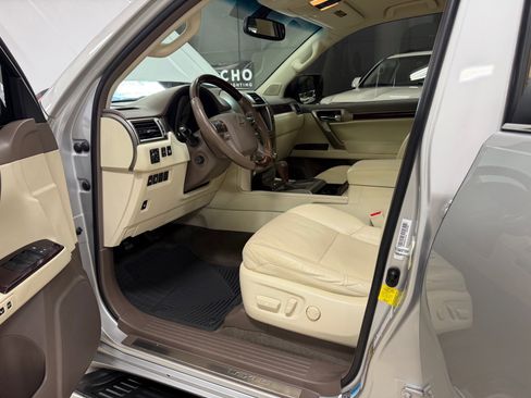Used 2014 Lexus GX 460 w/ Premium Package image 20