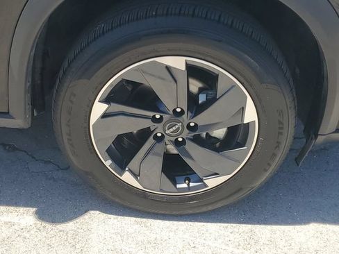 Used 2025 Nissan Rogue SV FWD image 10
