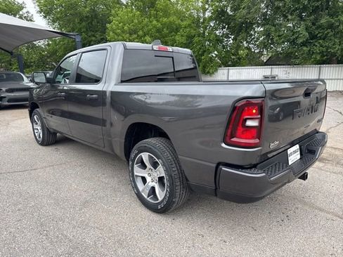 New 2026 RAM 1500 Express AWD/4WD image 4