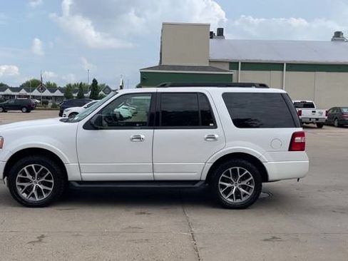 Used 2016 Ford Expedition XLT w/ Equipment Group 202A AWD/4WD image 5