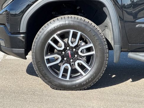 Used 2025 GMC Sierra 1500 AT4 w/ AT4 Premium Package AWD/4WD image 31