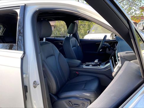 Used 2023 Audi Q7 Premium Plus image 9