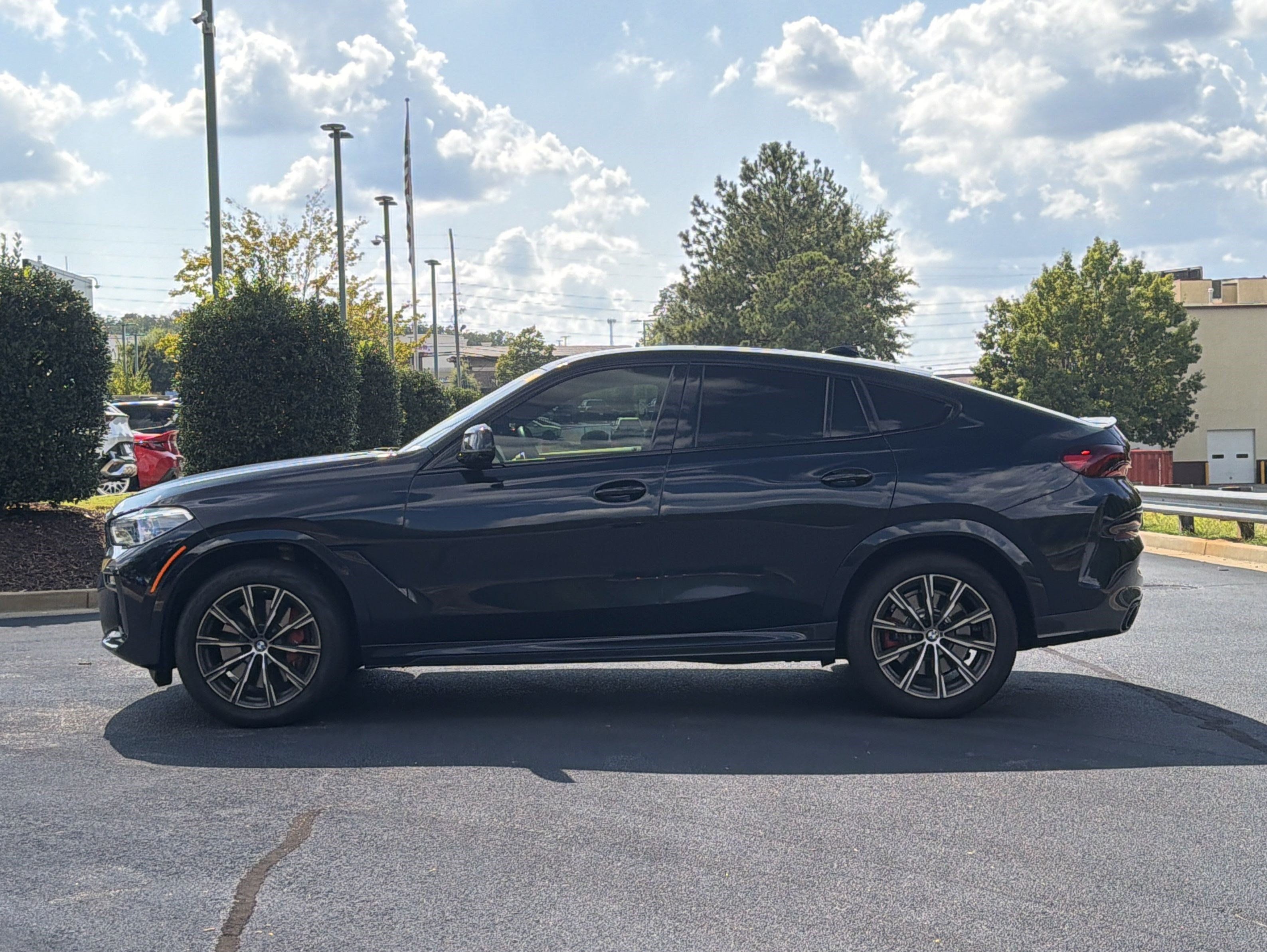 Used 2021 BMW X6 M50i w/ Executive Package AWD/4WD image 12