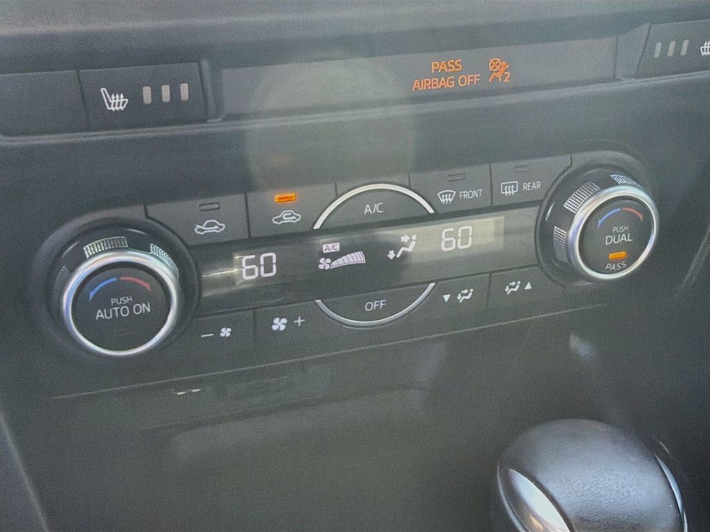 Used 2018 MAZDA MAZDA3 Grand Touring FWD image 14